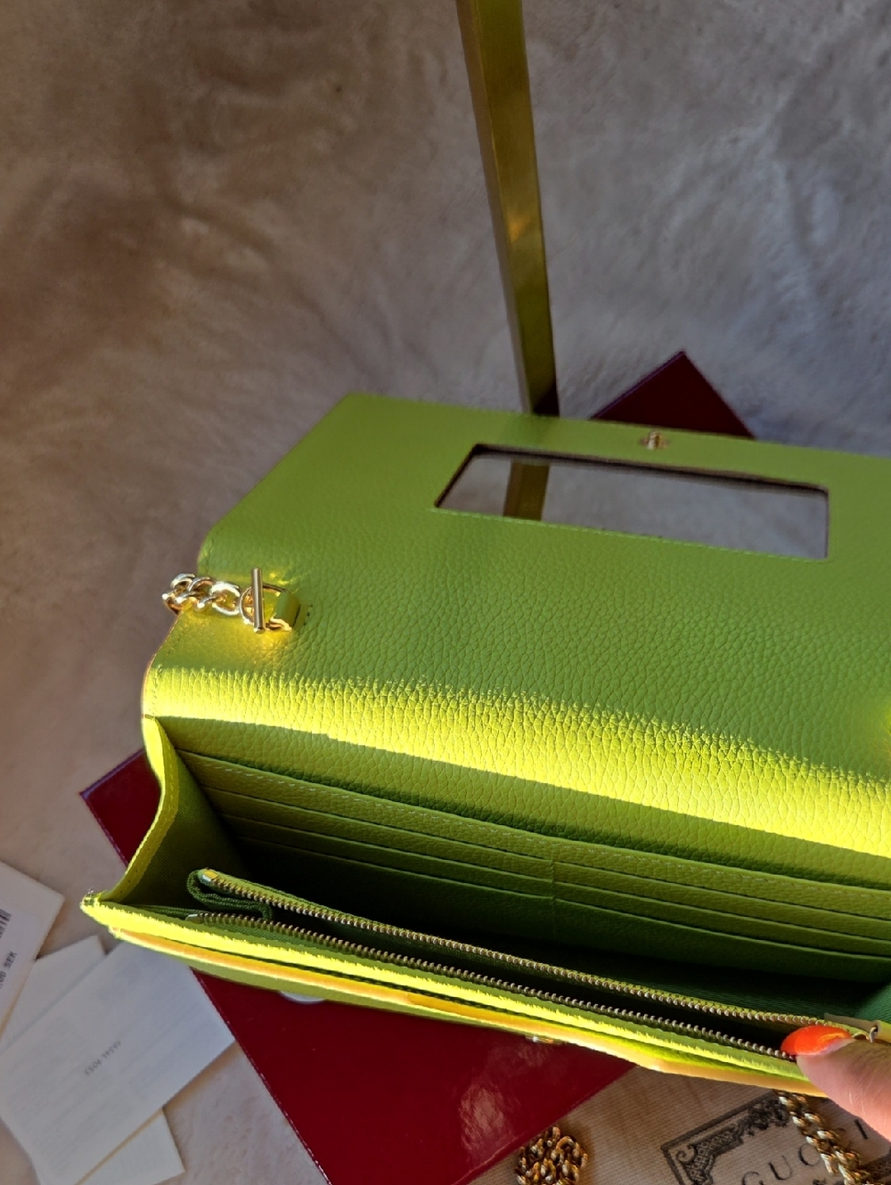 Gucci Bi-Color Marmont Wallet On Chain - Picture 5 of 9